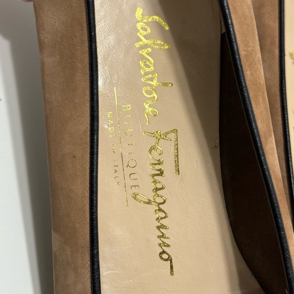 RARE Vintage Salvatore Ferragamo Boutique Tan Slip-On Loafers EUC - Picture 8 of 9